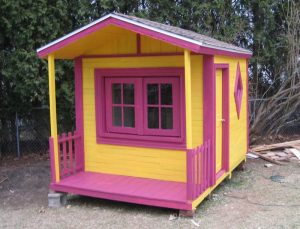 Build the Kids an Awesome Pallet Playhouse!