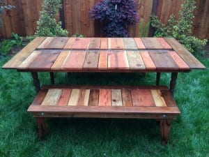 Cool DIY Picnic Table with Planter from Reclaimed Wood