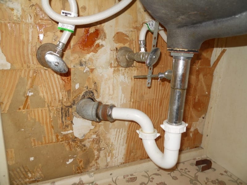 ReplaceOldFaucet01