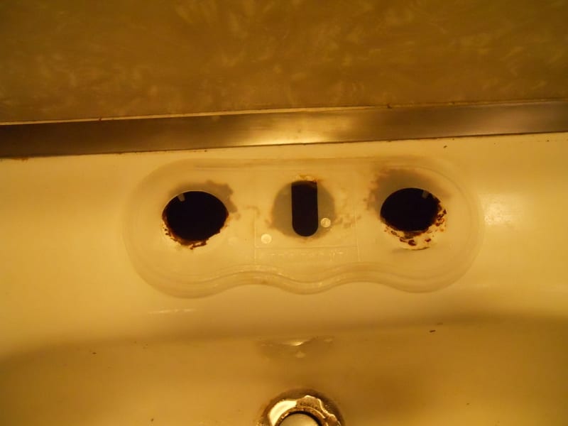 ReplaceOldFaucet03