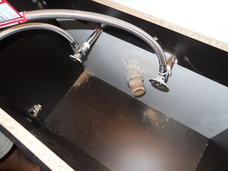 ReplaceOldFaucet08