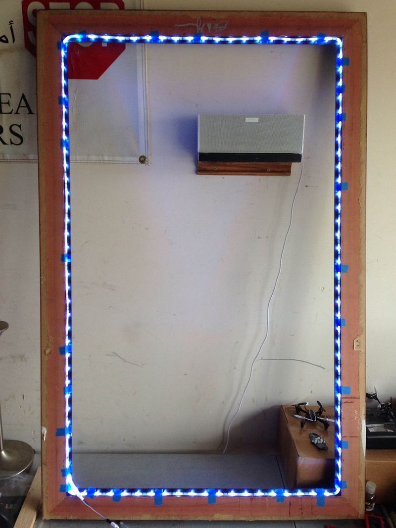 Featured image of post Led Lights Around Mirror - Generally speaking, placing the led light strip around the mirror looks more attractive.