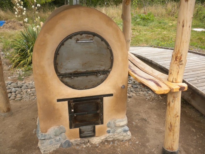 Low-cost earthen oven