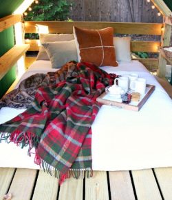 DIY Outdoor Cabana Lounge
