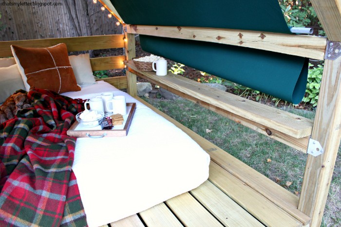 DIY Outdoor Cabana Lounge