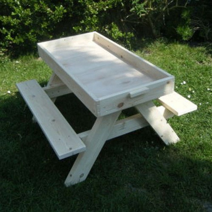 Mesa de picnic para niños con arenero