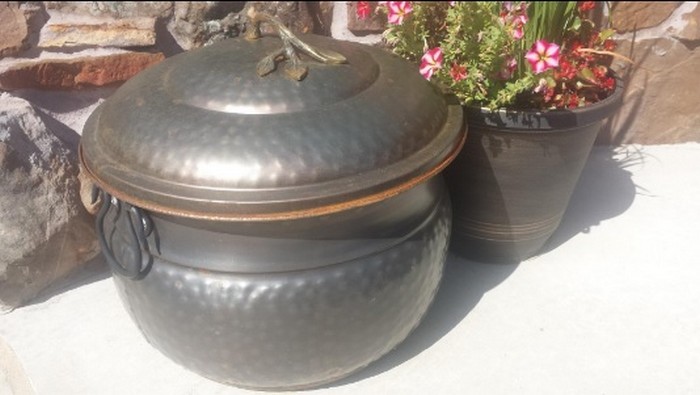 Garden Hose Storage Pot with Lid