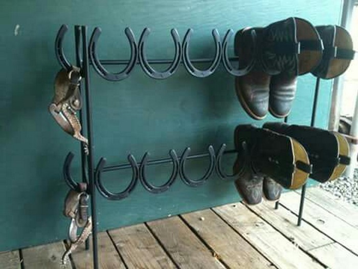 Horseshoe Boot Rack