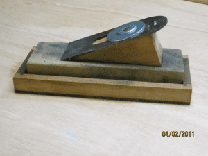 A Cool DIY Magnetic Honing Guide
